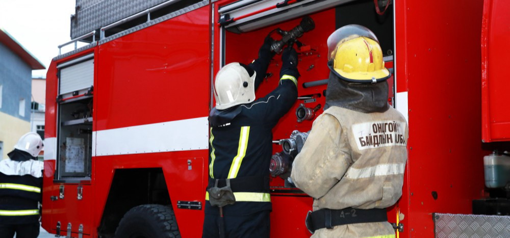 Орон сууцны 13 давхарт гарсан галаас 85 иргэний гаргаж галыг унтраажээ